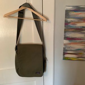 PATAGONIA GREEN BAG